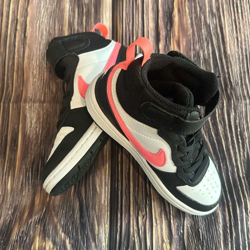 Girls 11C Nike High Tops- Like New